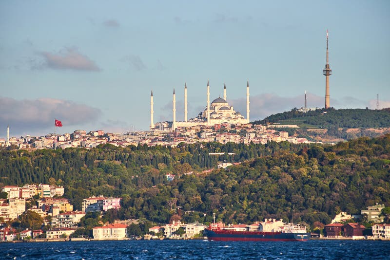 CAMLICAMOSCHEE in Istanbul Ist Der Türkei Größte Moschee Redaktionelles Stockfotografie Bild