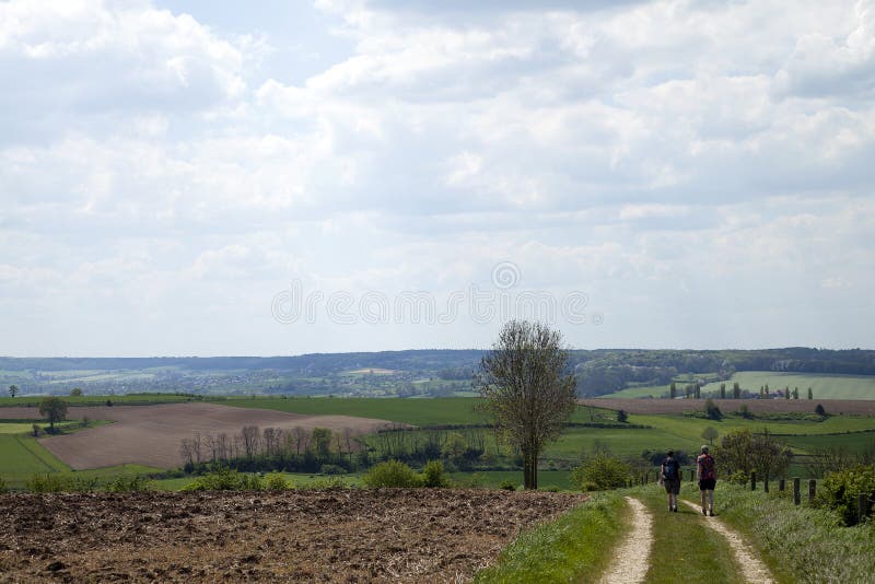 Camminando con le regioni romantiche di Limburgo del sud agrario, la provincia più a sud dei Paesi Bassi immagini stock Camminando con le regioni romantiche di Limburgo del sud agrario, la provincia più a sud dei Paesi Bassi immagini stock