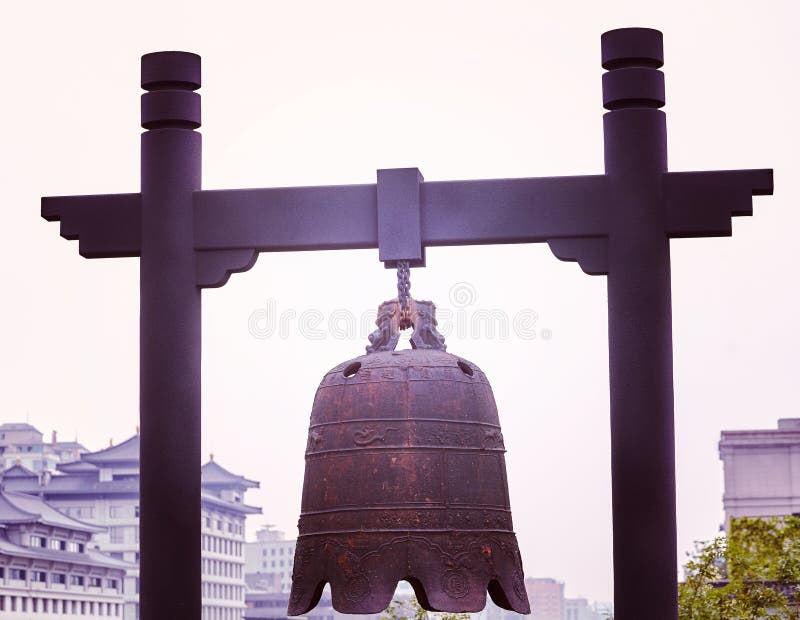Download Campana Antica A Xian City Wall, Cina Fotografia Stock - Immagine di filtrato, cinese: 117977936