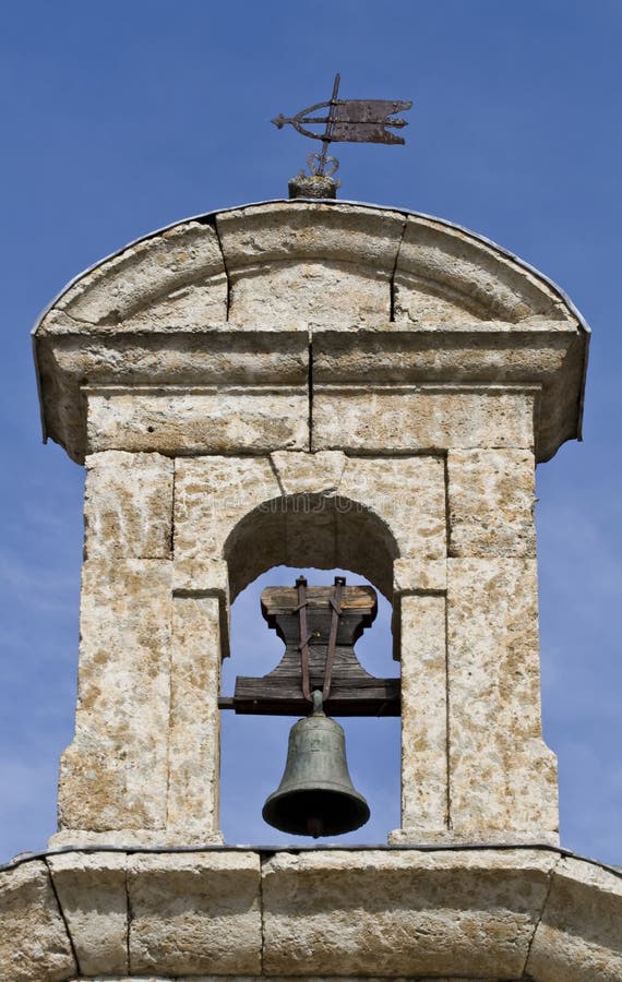 Campanario De Una Iglesia Antiguo Foto de archivo - Imagen de alarma, dios:  3628468