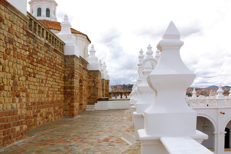 Campanario y kupola de San Felipe Neri Monastery en Sucre, Bol fotografía de archivo Campanario y kupola de San Felipe Neri Monastery en Sucre, Bol fotografía de archivo