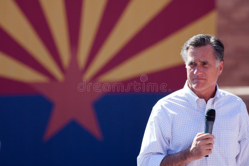 Campanhas de Mitt Romney no Arizona antes dos hispânicos foto de stock royalty free Campanhas de Mitt Romney no Arizona antes dos hispânicos foto de stock royalty free