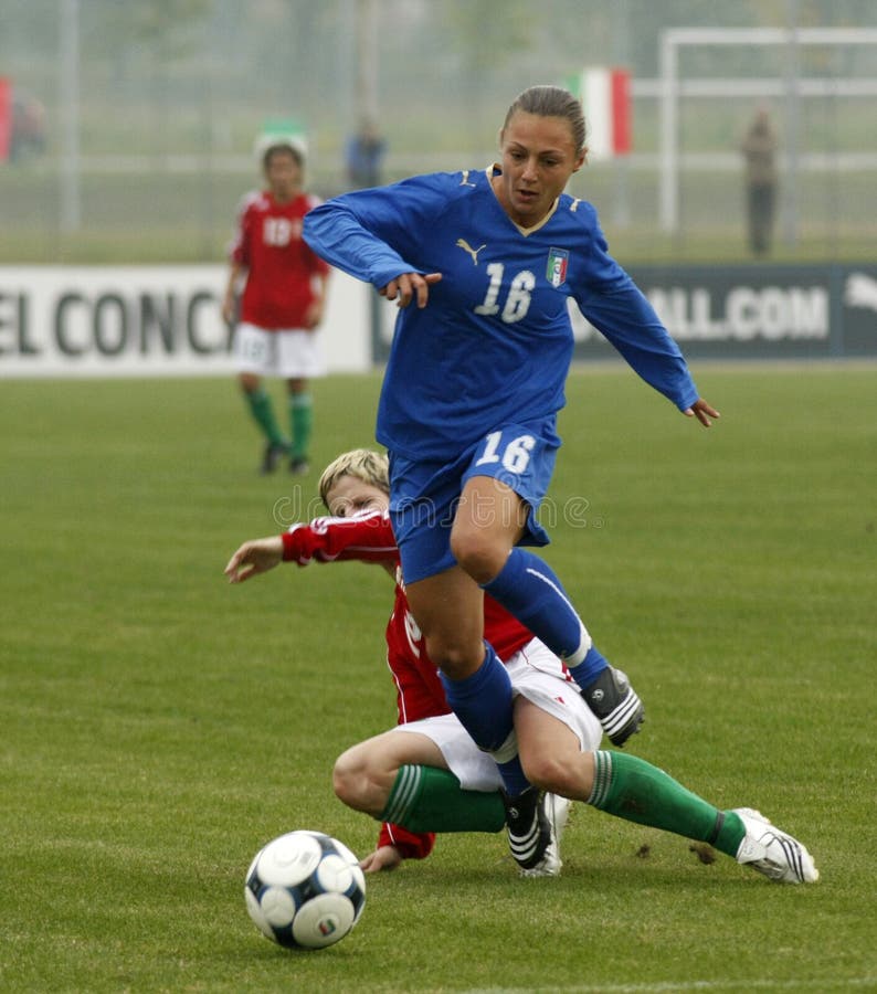 Pin de Hong Hui em 4-4-2  Jogadores de futebol, Lendas do futebol, Futebol  soccer