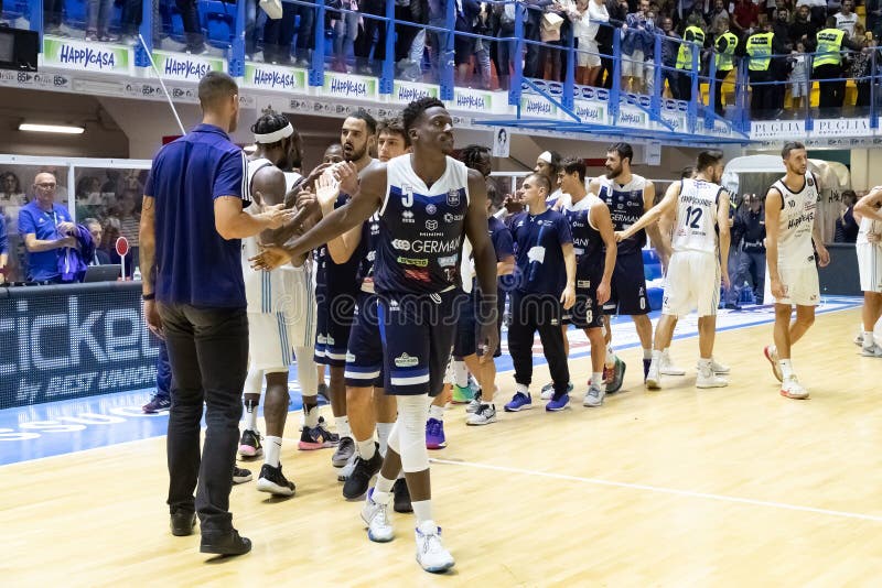 Campeonato Italiano De Basquete Serie Feliz Casa Brindisi Vs Germani Basket  Brescia Imagem de Stock Editorial - Imagem de fotografia, john: 160360544