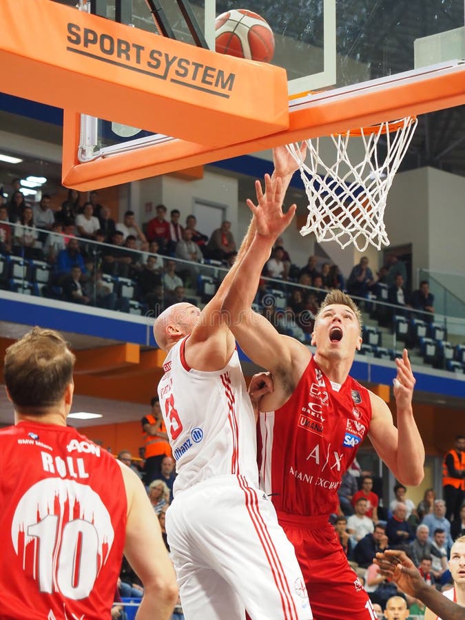 Campeonato Italiano De Basquete a Serie Pallacanestro Trieste Vs ax Armani  Exchange Olimpia Milano Foto de Stock Editorial - Imagem de esporte,  italiano: 160359668