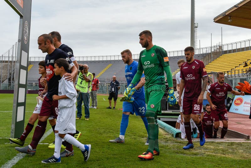 Campeonato Italiano De Futebol Serie B De Livorno Vs Pordenone Imagem  Editorial - Imagem de editorial, fotografia: 159100820
