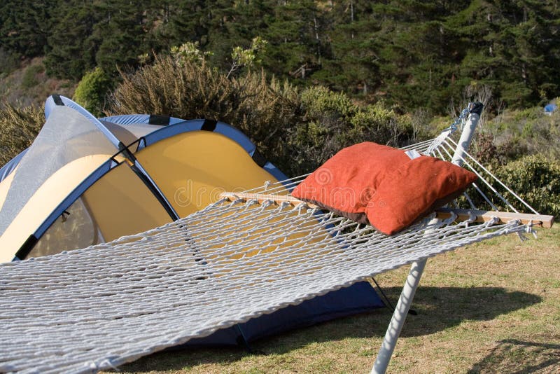 Camper et hamac photographie stock Camper et hamac photographie stock