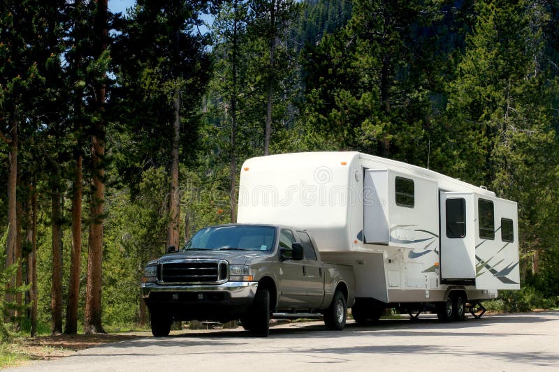 Un camper / roulotte nel parco nazionale di Yellowstone.