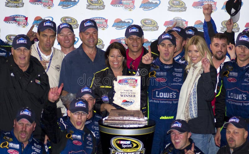 Campeão Jimmie Johnson do copo de NASCAR Sprint fotos de stock royalty free Campeão Jimmie Johnson do copo de NASCAR Sprint fotos de stock royalty free