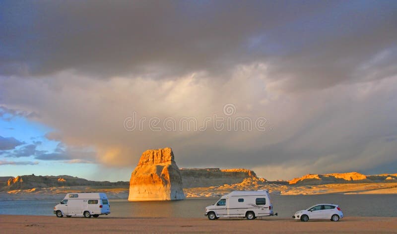 Camping - Lone Rock Beach - Lake Powell, Arizona