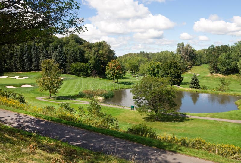 Campo de golf imagen de archivo libre de regalías Campo de golf imagen de archivo libre de regalías
