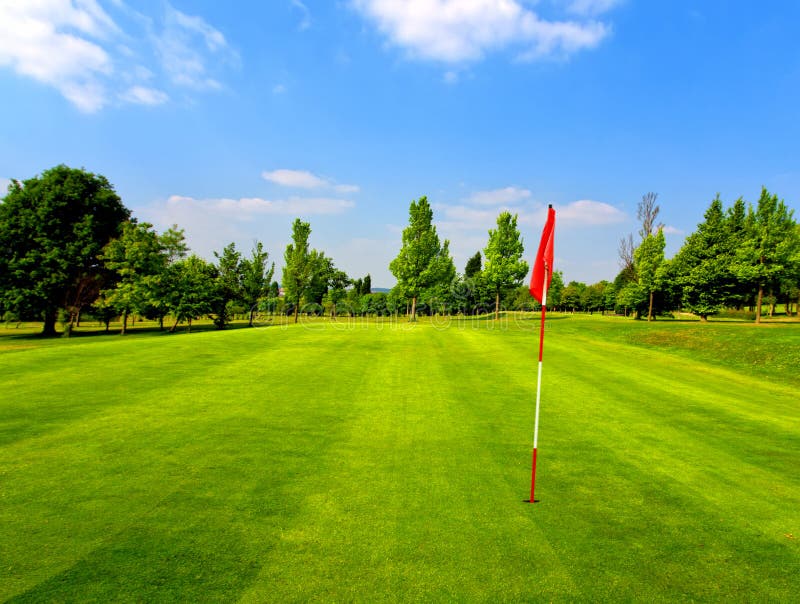 Campo de golfe imagens de stock royalty free