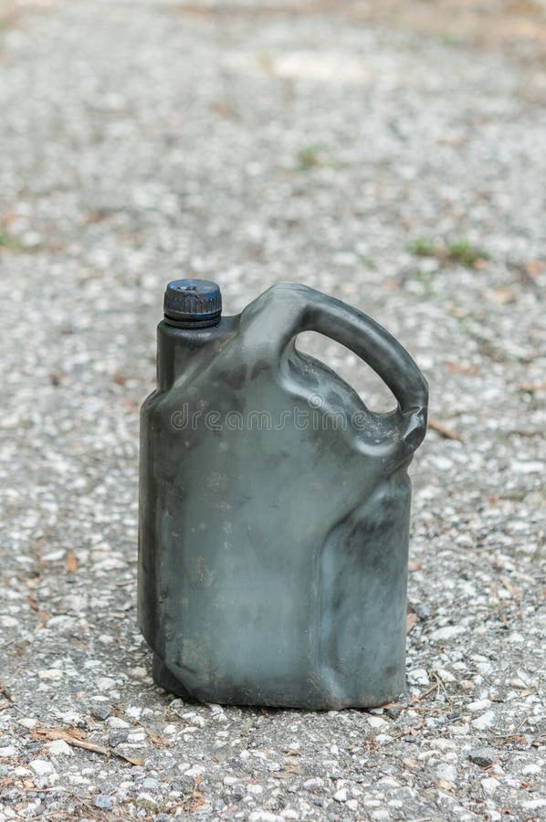 173 Car Engine Oil Pouring Black Background Stock Photos Free