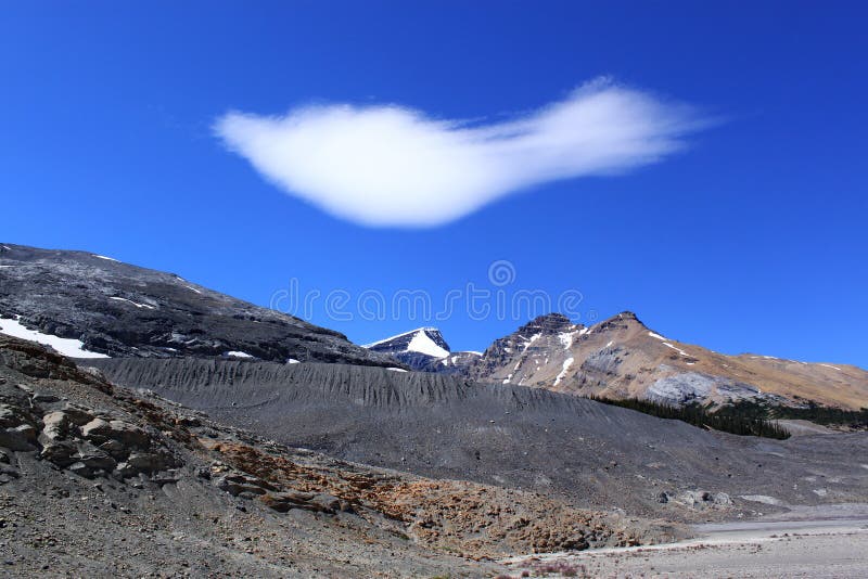Canadese Montagne Rocciose. Jasper National Park, Alberta, Canada immagine stock libera da diritti Canadese Montagne Rocciose. Jasper National Park, Alberta, Canada immagine stock libera da diritti