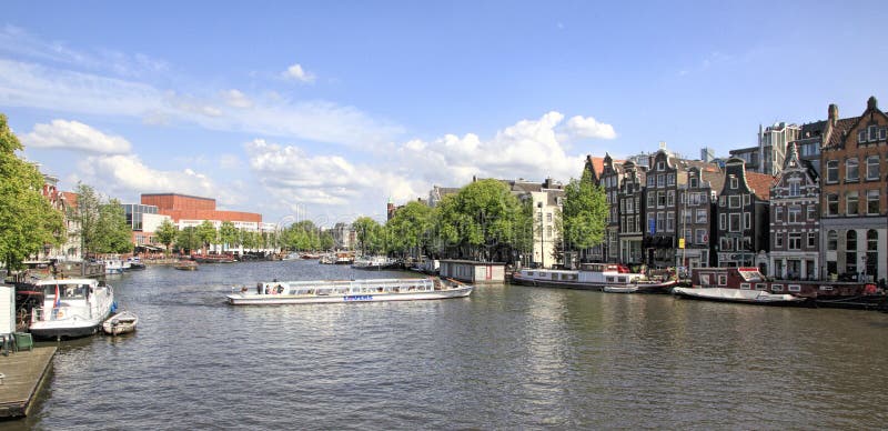 Casas Flotantes Del Canal De Amsterdam, Holanda Foto de archivo