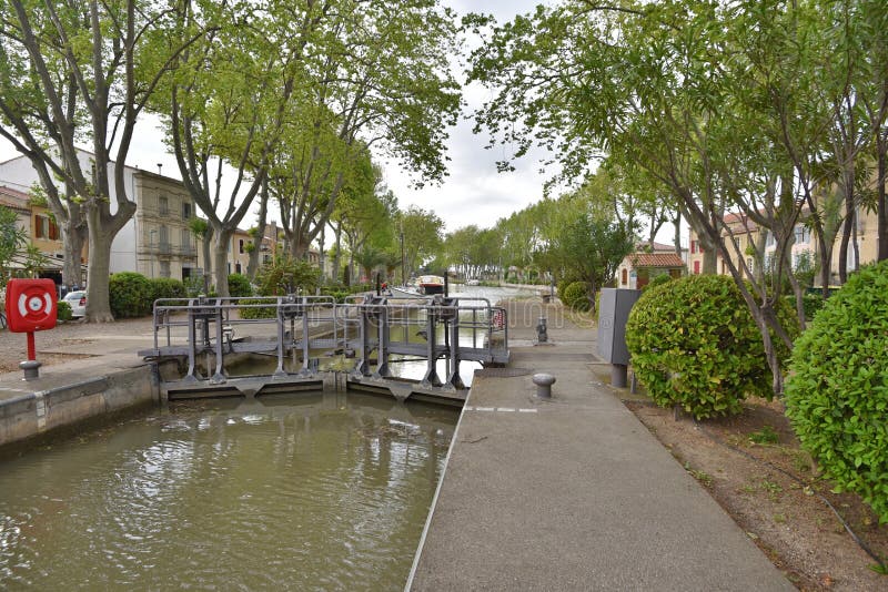 Canal De Jonction at Salleles D`Aude Stock Image - Image of springtime,  lock: 86157887