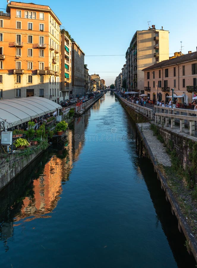 Via Bernardo Da Canal Milano Canal Grande Di Naviglio, Milano, Italia Fotografia Stock - Immagine di