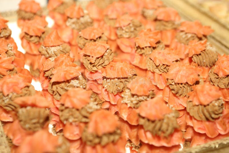 Canapes assortis Canapes avec du jambon Canape avec des harengs Canape avec le pâté photographie stock Canapes assortis Canapes avec du jambon Canape avec des harengs Canape avec le pâté photographie stock