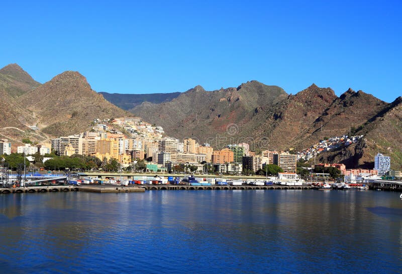 Canarische Eilanden, Tenerife: Santa Cruz de Tenerife - Haven royalty-vrije stock foto's Canarische Eilanden, Tenerife: Santa Cruz de Tenerife - Haven royalty-vrije stock foto's
