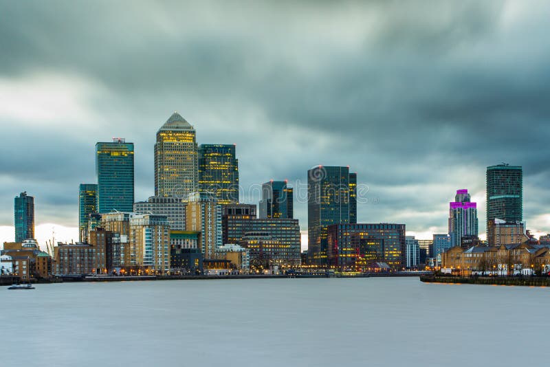 Canary Wharf, horizon, Londres LE R-U image stock Canary Wharf, horizon, Londres LE R-U image stock