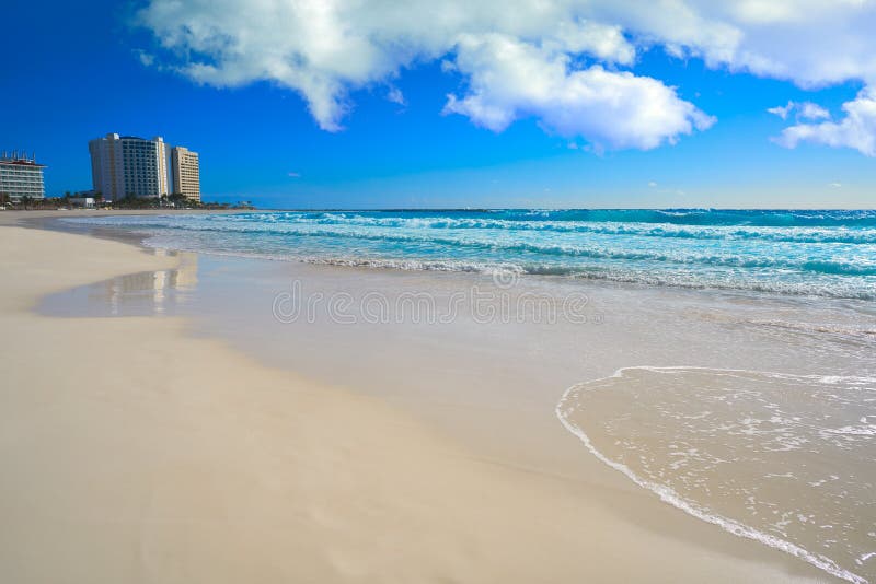 Cancun forumstrand Playa Gaviota Azul royaltyfria foton Cancun forumstrand Playa Gaviota Azul royaltyfria foton