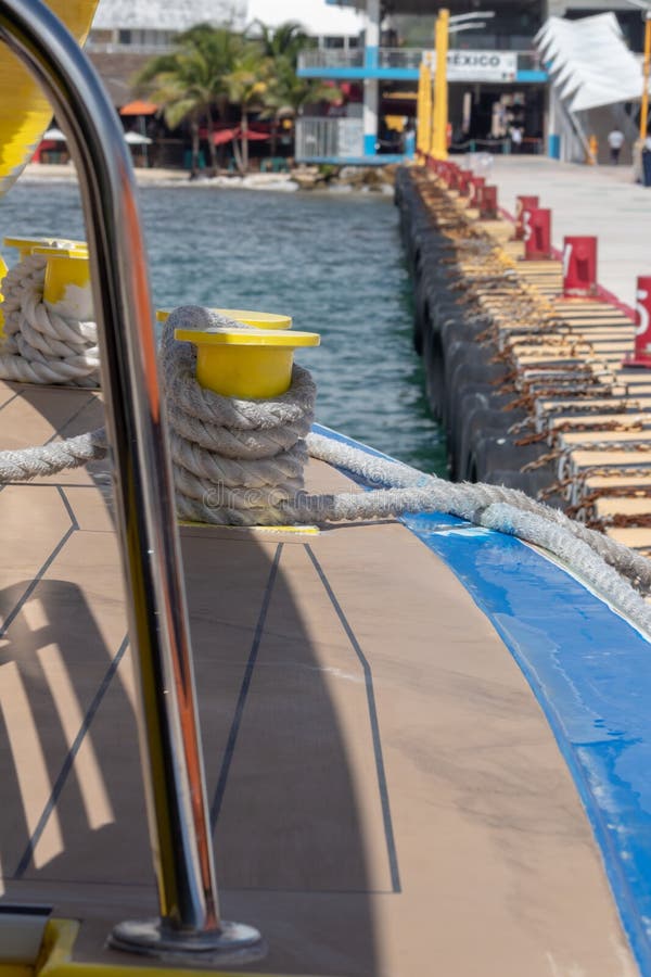 CANCUN, MÉXICO - 10/05/2018: Este navio está a ponto de navegar foto de stock CANCUN, MÉXICO - 10/05/2018: Este navio está a ponto de navegar foto de stock