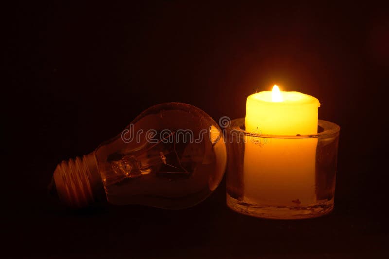 Candela bruciante e lampada immagini stock libere da diritti Candela bruciante e lampada immagini stock libere da diritti
