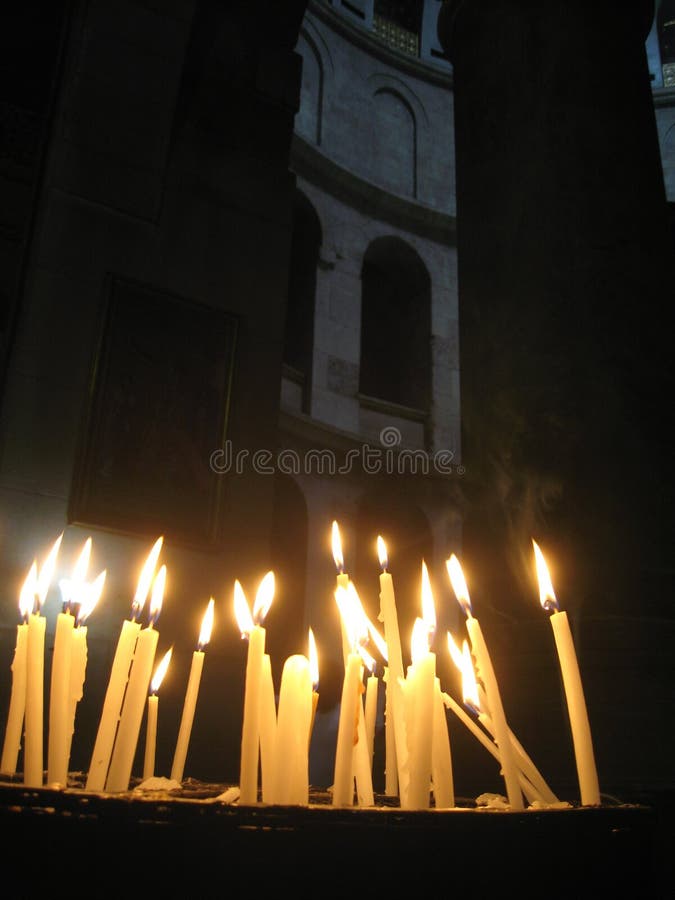 Kerzen Leuchten in der Gemeinde in jerusalem.