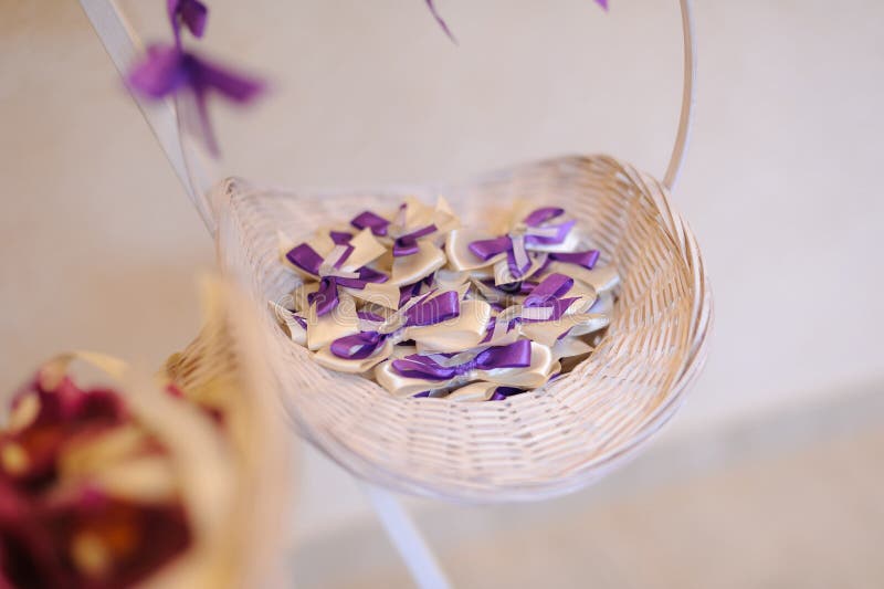 Canestro con gli archi fotografia stock