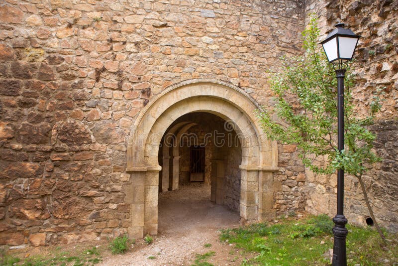 Canete Cuenca puerta San Bartolome kamienia fort Hiszpania obrazy stock Canete Cuenca puerta San Bartolome kamienia fort Hiszpania obrazy stock