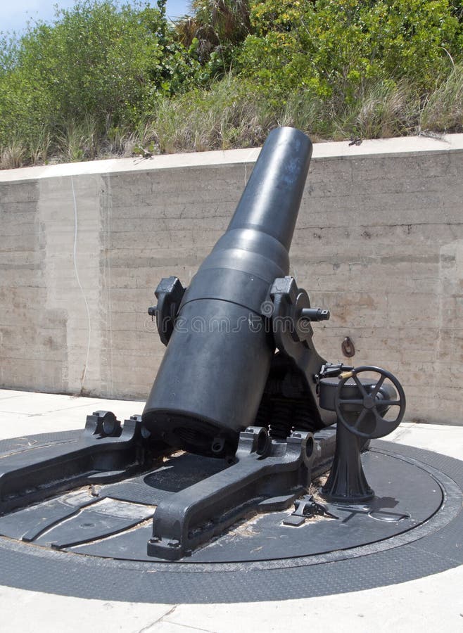 Canhão num forte antigo fotografia de stock