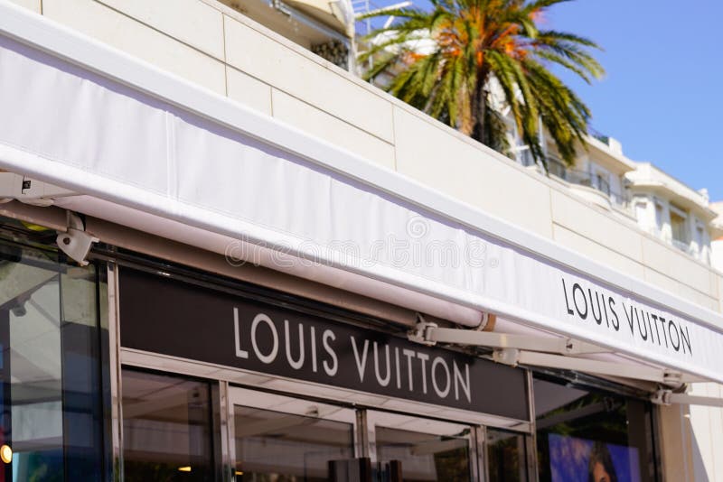 Louis Vuitton Store Facade On Fashion Street Stock Photo - Download Image  Now - Louis Vuitton - Designer Label, Store, Luxury - iStock