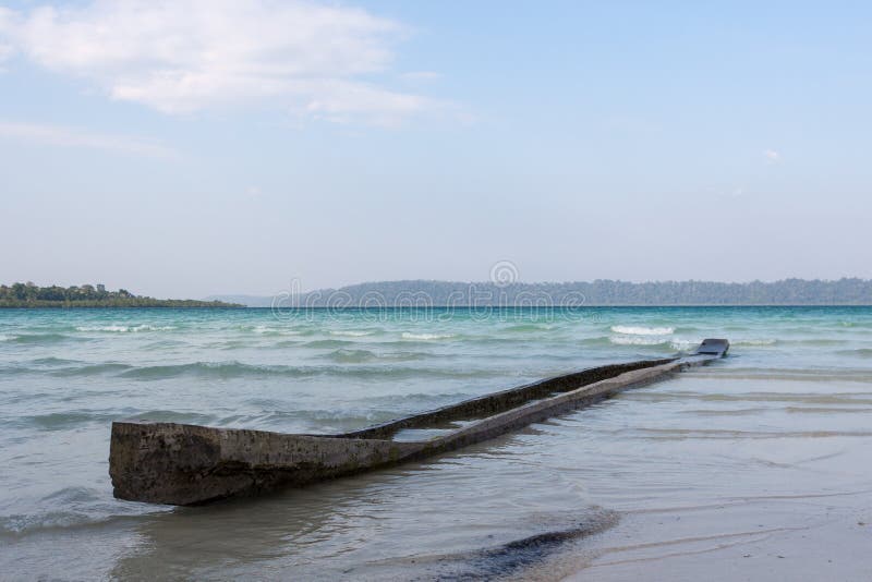 Canoa velha na ilha de Havelock, Andamans, Índia imagens de stock Canoa velha na ilha de Havelock, Andamans, Índia imagens de stock
