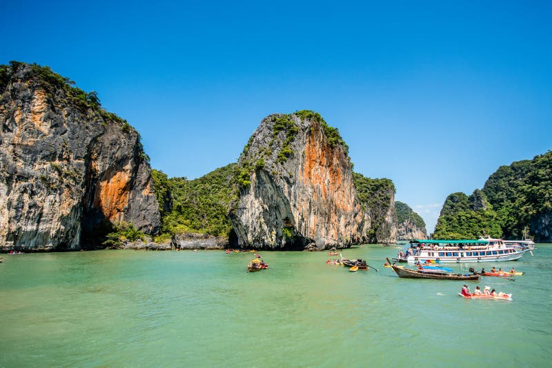 Canoëkayak En Koh Hong, Baie De Phang Nga, Thaïlande Photo stock