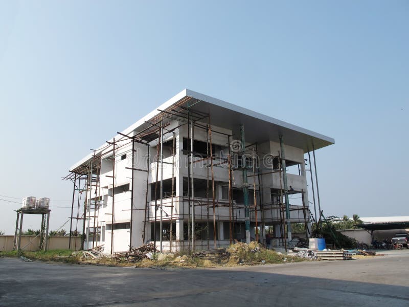 Canteiro de obras do prédio de escritórios em Tailândia foto de stock Canteiro de obras do prédio de escritórios em Tailândia foto de stock