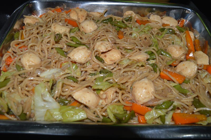 Cant?o de Pancit ou para agitar macarronetes fritados fotografia de stock Cant?o de Pancit ou para agitar macarronetes fritados fotografia de stock