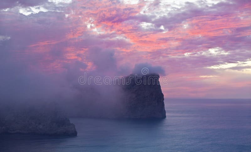 Cap de Formentor bei Sonnenuntergang - Baleareninsel Majorca - Spanien stockfotografie Cap de Formentor bei Sonnenuntergang - Baleareninsel Majorca - Spanien stockfotografie