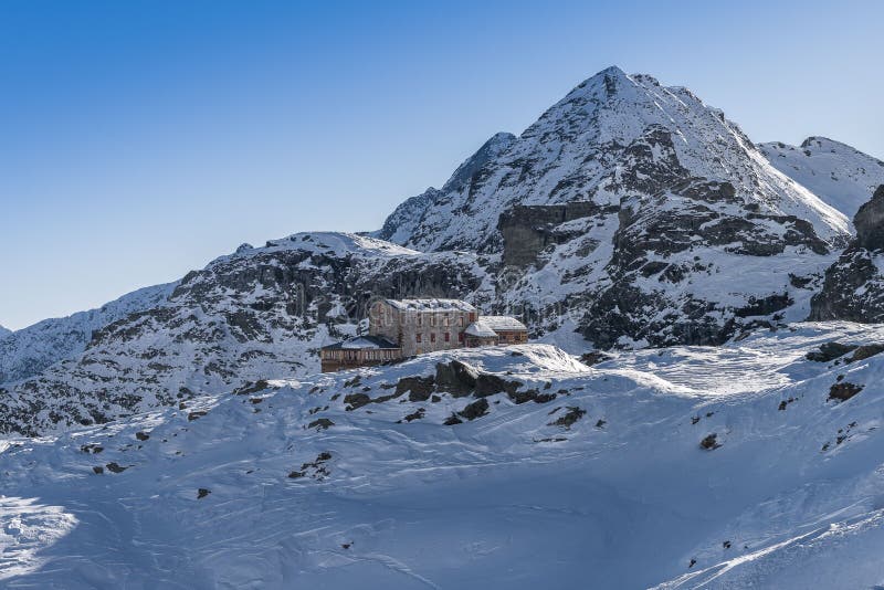 Capanna della montagna in Alagna Valsesia immagini stock libere da diritti Capanna della montagna in Alagna Valsesia immagini stock libere da diritti