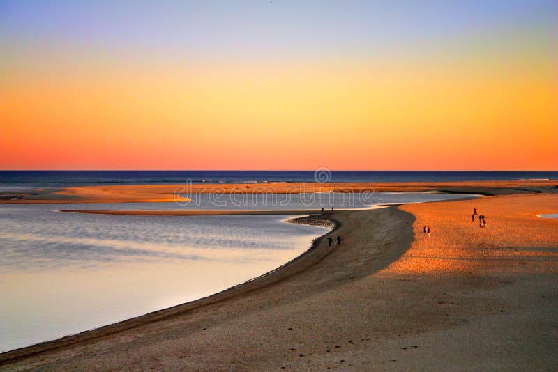 Cape Cod je rameno ve tvaru poloostrova téměř shoduje s Barnstable County, Massachusetts1 a tvoří nejvýchodnější část státu Massachusetts, v Severovýchodních Spojených Státech.