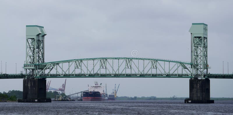 Cape Fear Memorial Bridge in Wilmington, NC. Cape Fear Memorial Bridge in Wilmington, North Carolina royalty free stock photography Cape Fear Memorial Bridge in Wilmington, NC. Cape Fear Memorial Bridge in Wilmington, North Carolina royalty free stock photography