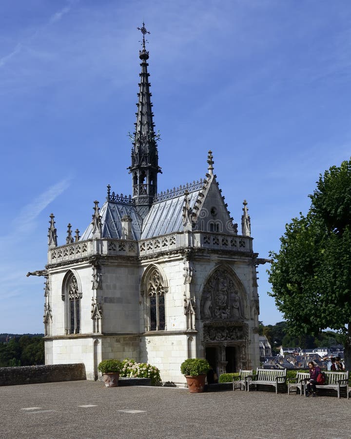Capela de Hubert de Saint, lugar de descanso de Leonardo da Vinci, amboise, França - tiro agosto de 2015 imagens de stock royalty free Capela de Hubert de Saint, lugar de descanso de Leonardo da Vinci, amboise, França - tiro agosto de 2015 imagens de stock royalty free
