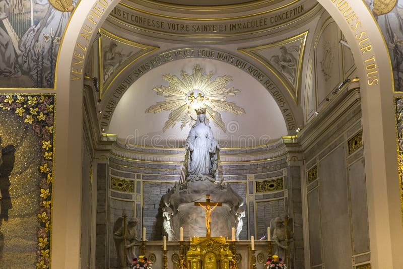 Capilla De Nuestra Señora De La Medalla Milagrosa, París, Francia Foto  editorial - Imagen de virginal, hermanas: 85750976