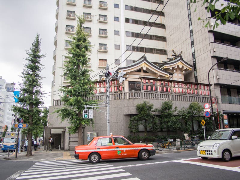 Capilla sintoísta cerca del templo de Sengakuji, Minato, Tokio, Japón imagen de archivo libre de regalías Capilla sintoísta cerca del templo de Sengakuji, Minato, Tokio, Japón imagen de archivo libre de regalías