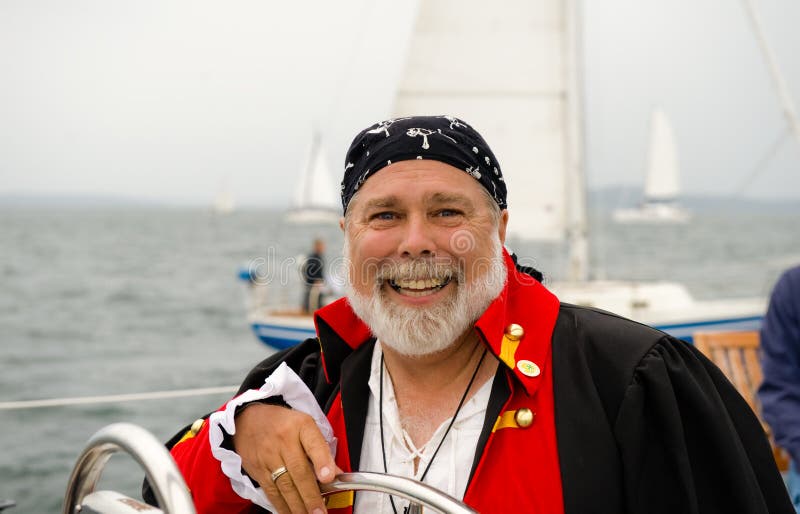 Capitaine de sourire de pirate photos libres de droits Capitaine de sourire de pirate photos libres de droits
