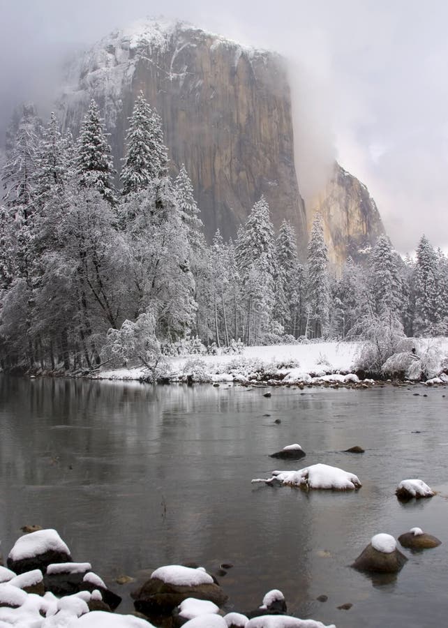 Заход солнца на взгляде долины, национальном парке Yosemite Стоковое ...