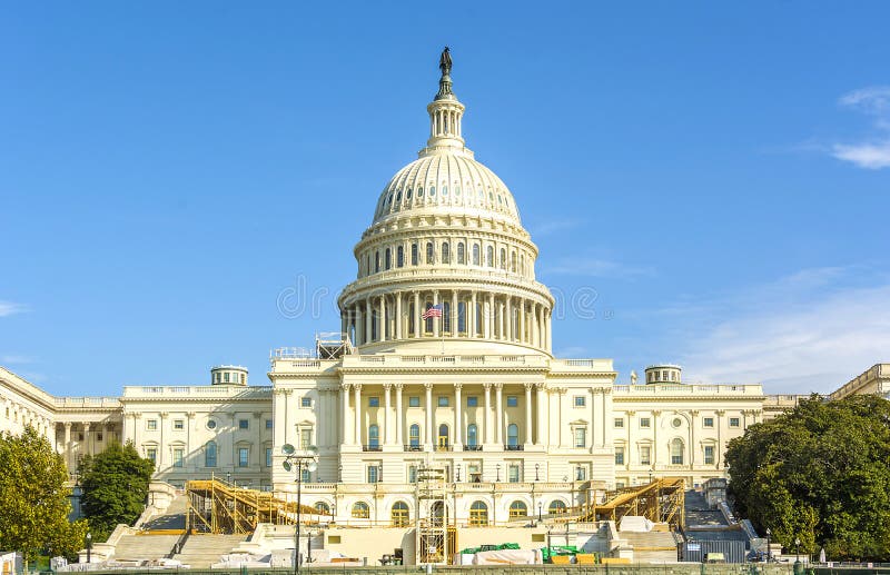 Capitol budynek w letnim dniu obrazy royalty free Capitol budynek w letnim dniu obrazy royalty free