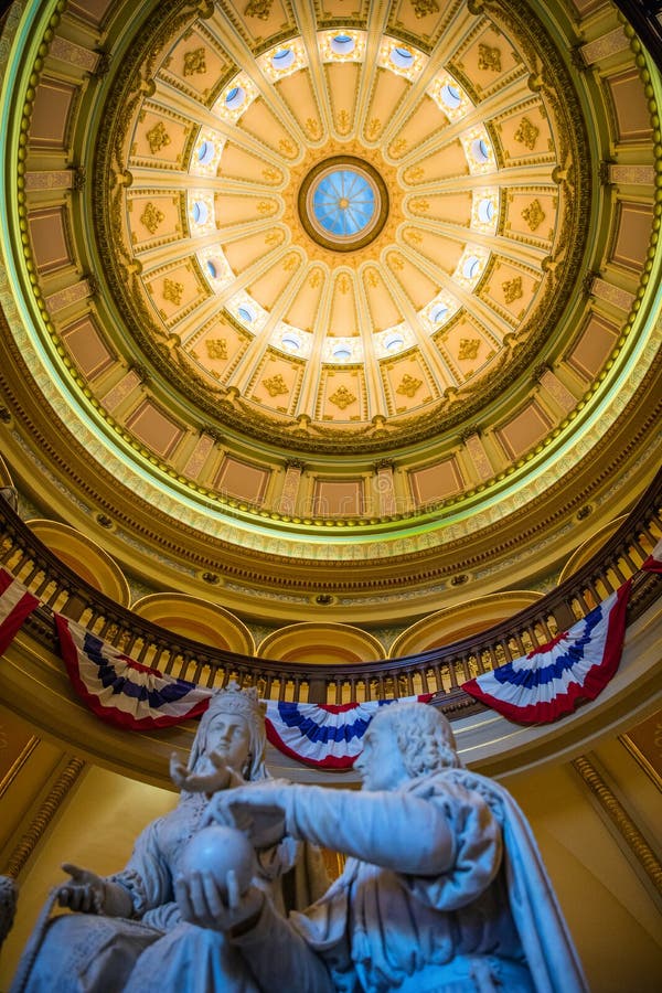 Capitol d'état de la Californie rotunda image stock Capitol d'état de la Californie rotunda image stock