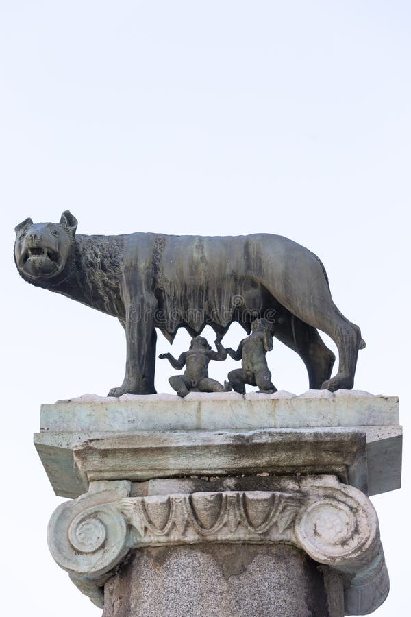 Capitoline Wolf, Bronze Statue of she-wolf Suckling the Mythical Twin ...