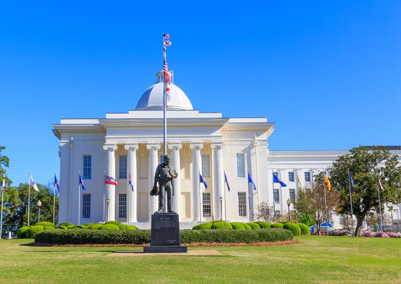 Capitolio de Statue Alabama State del oficial de policía