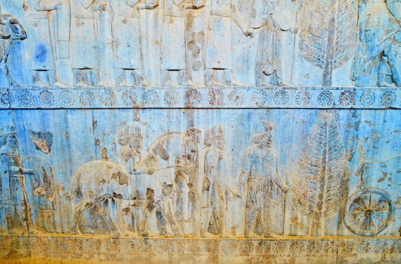 Cappadocian bärare på lättnad i Persepolis, Iran royaltyfri bild Cappadocian bärare på lättnad i Persepolis, Iran royaltyfri bild